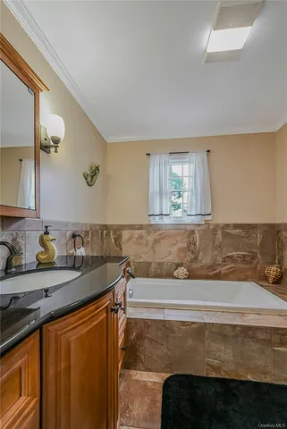 $1,475,000 | 16 Abbey Lane, East Setauket, NY 11733