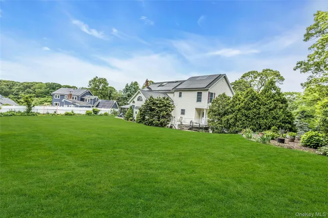 $1,475,000 | 16 Abbey Lane, East Setauket, NY 11733