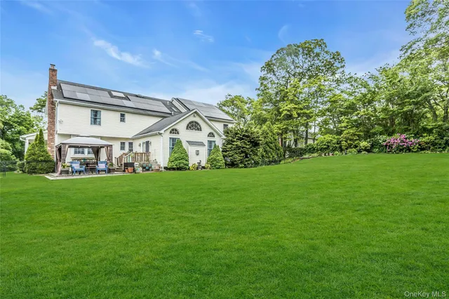 $1,475,000 | 16 Abbey Lane, East Setauket, NY 11733
