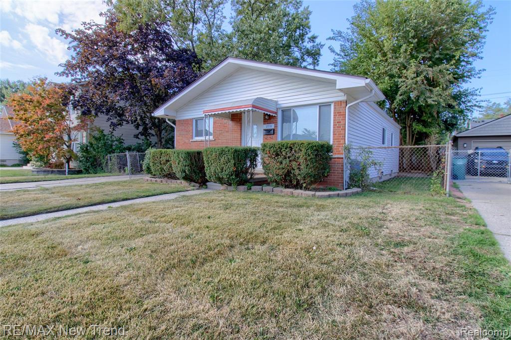 2715 Kenmore Road Berkley, MI 48072 - Photo 2 of 24 Gallery Image 2