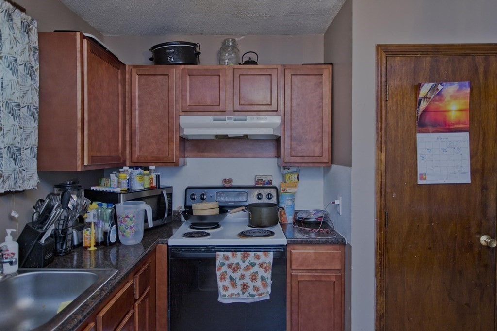 116-118 Methuen Street Springfield, MA 01119 - Photo 6 of 30 Gallery Image 6