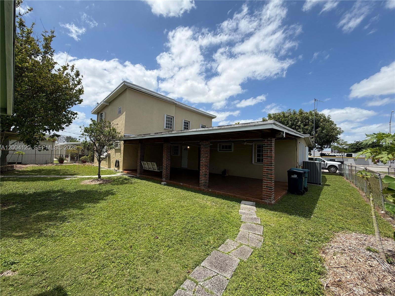 10910 Southwest 40th Street Miami, FL 33165 - Photo 29 of 40