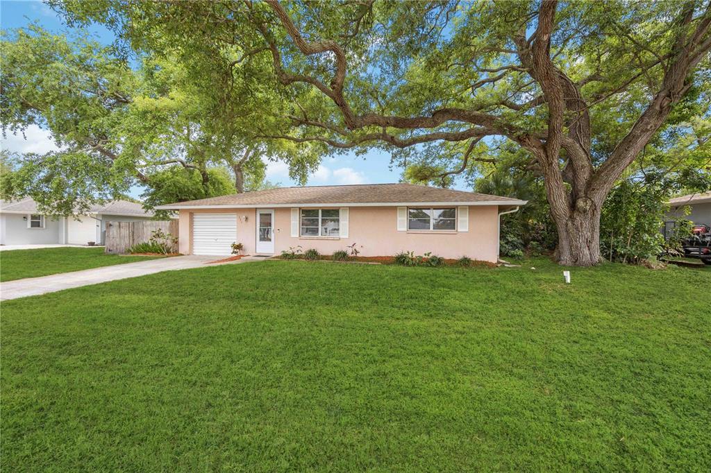 131 Dartmouth Road Venice, FL 34293 - Photo 3 of 35