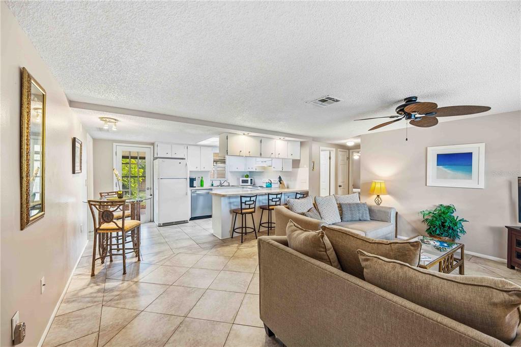 131 Dartmouth Road Venice, FL 34293 - Photo 4 of 35