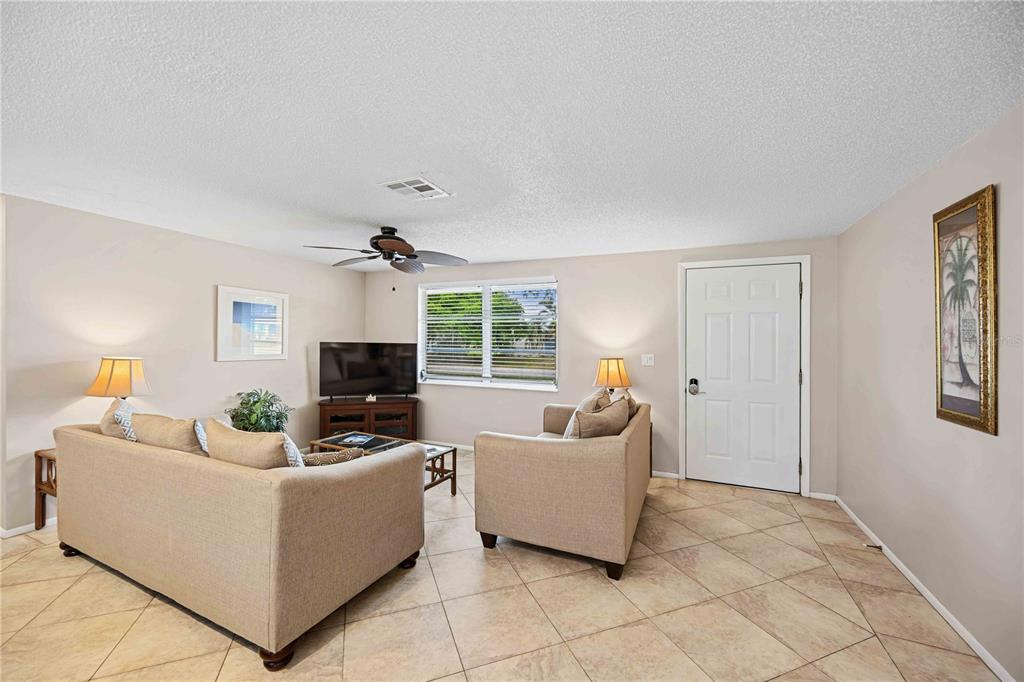 131 Dartmouth Road Venice, FL 34293 - Photo 6 of 35