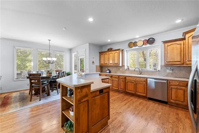 $675,000 | 12014 West 139th Terrace, Overland Park, KS 66221