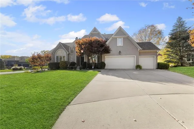 $675,000 | 12014 West 139th Terrace, Overland Park, KS 66221