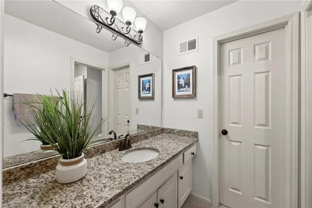 $675,000 | 12014 West 139th Terrace, Overland Park, KS 66221