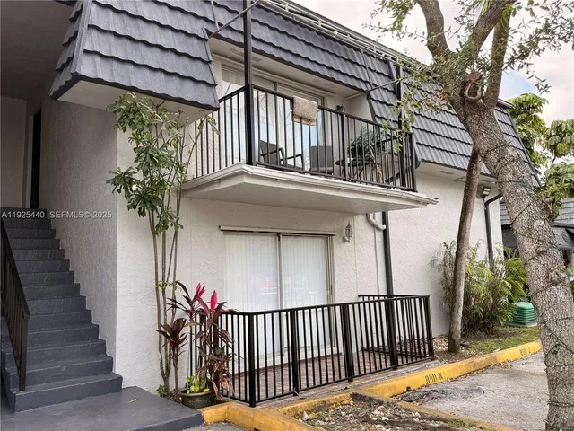 $1,949 | 8011 West 6th Avenue, Unit J, Hialeah, FL 33014