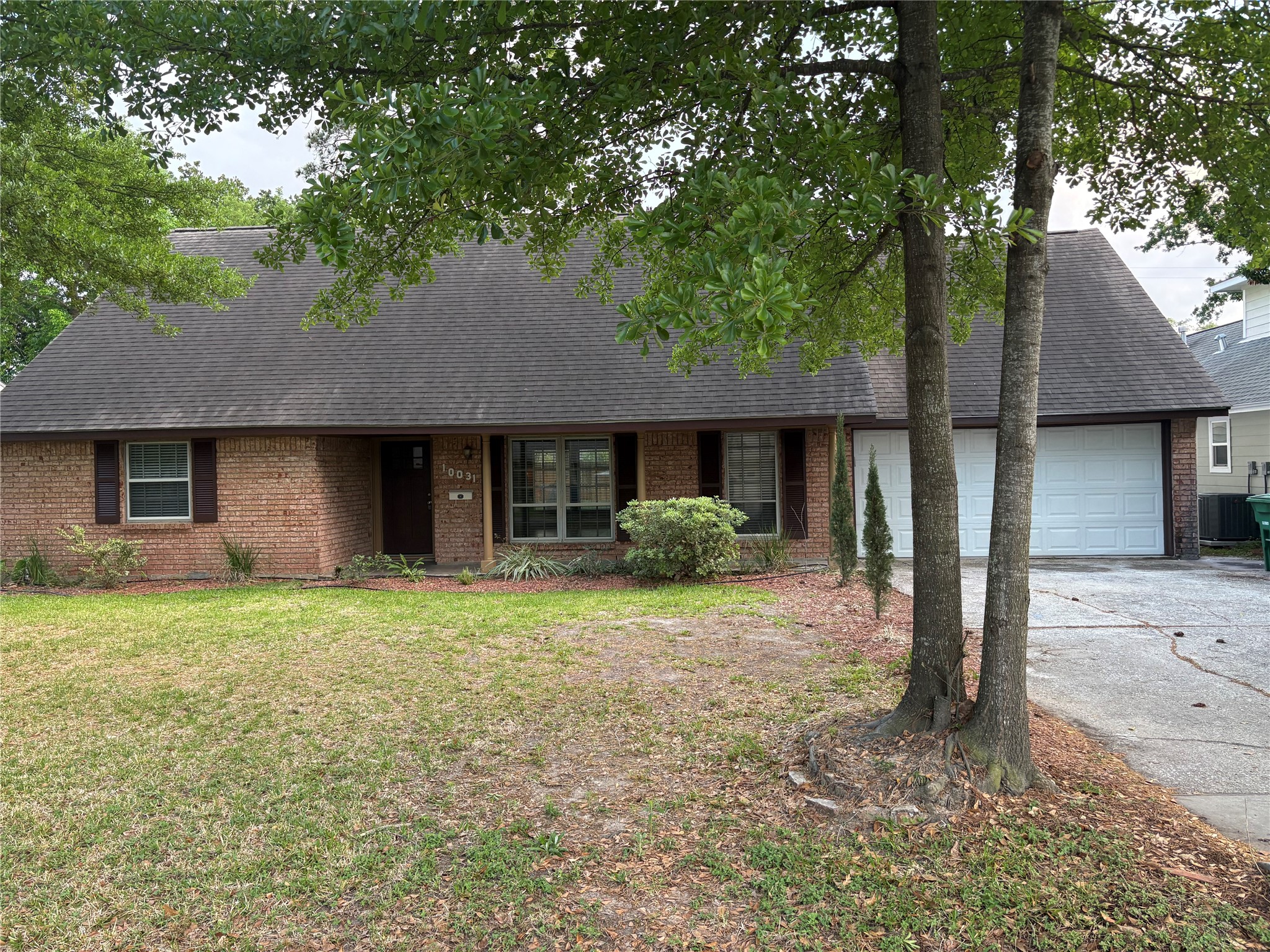 10031 Warwana Road Houston, TX 77080 - Photo 1 of 14