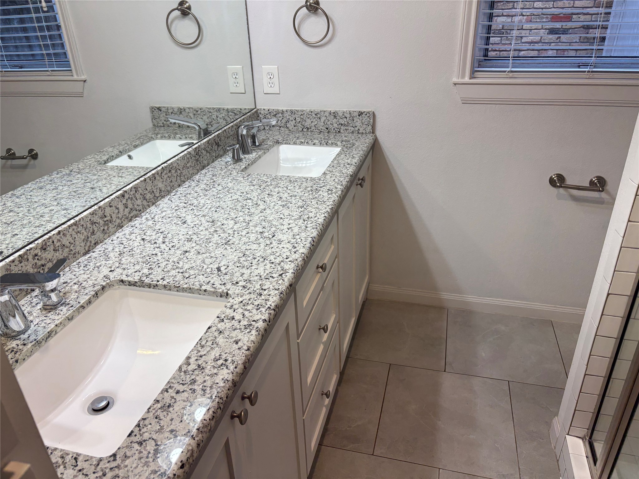 10031 Warwana Road Houston, TX 77080 - Photo 3 of 14