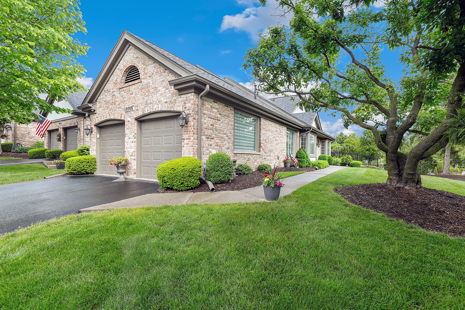 10508 Golf Road Orland Park, IL 60462 - Photo 1 of 50 a front view of house with yard and green space