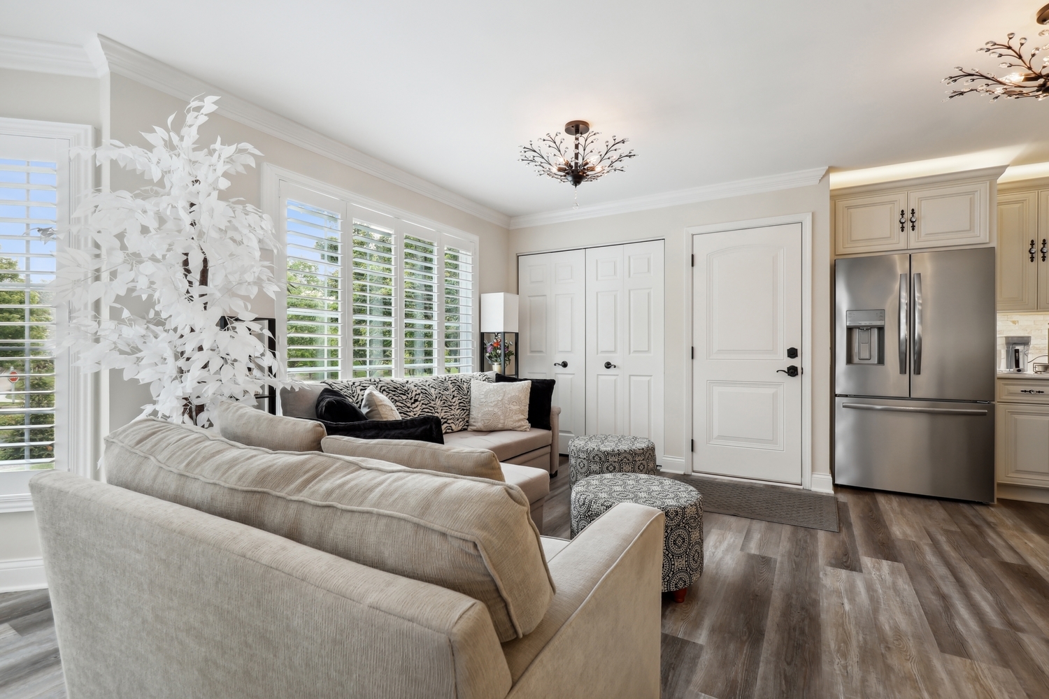 10508 Golf Road Orland Park, IL 60462 - Photo 13 of 50 a living room with furniture and a large window