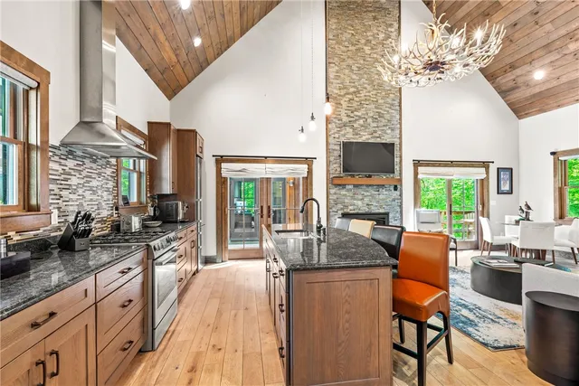 $1,390,000 | 23 White Hawk Ridge, Unit H, Richmond, RI 02898