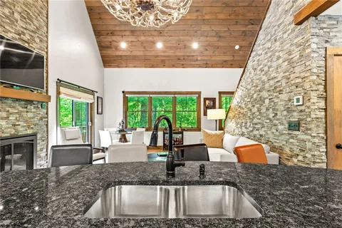 $1,150,000 | 23 White Hawk Ridge, Unit H, Richmond, RI 02898