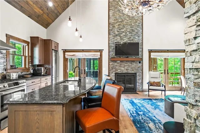 $1,390,000 | 23 White Hawk Ridge, Unit H, Richmond, RI 02898