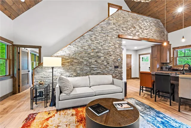 $1,390,000 | 23 White Hawk Ridge, Unit H, Richmond, RI 02898