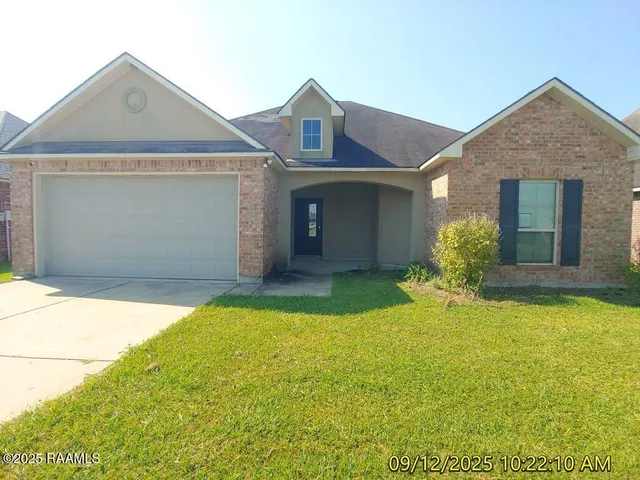 $173,000 | 214 Golden Lake Drive, Rayne, LA 70578