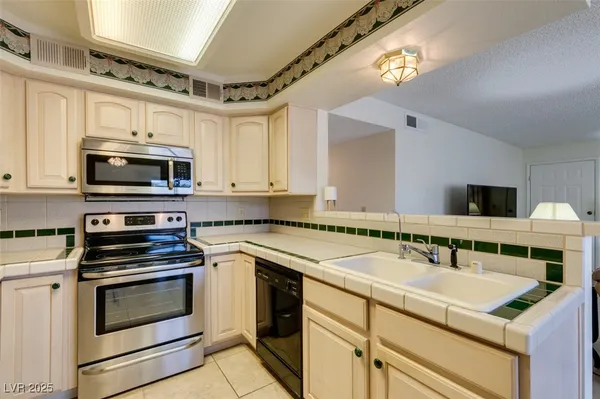 $242,000 | 1575 West Warm Springs Road, Unit 1114, Henderson, NV 89014