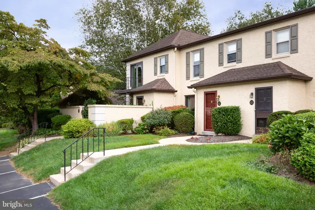 $555,000 | 62 Parkridge Drive, Bryn Mawr, PA 19010