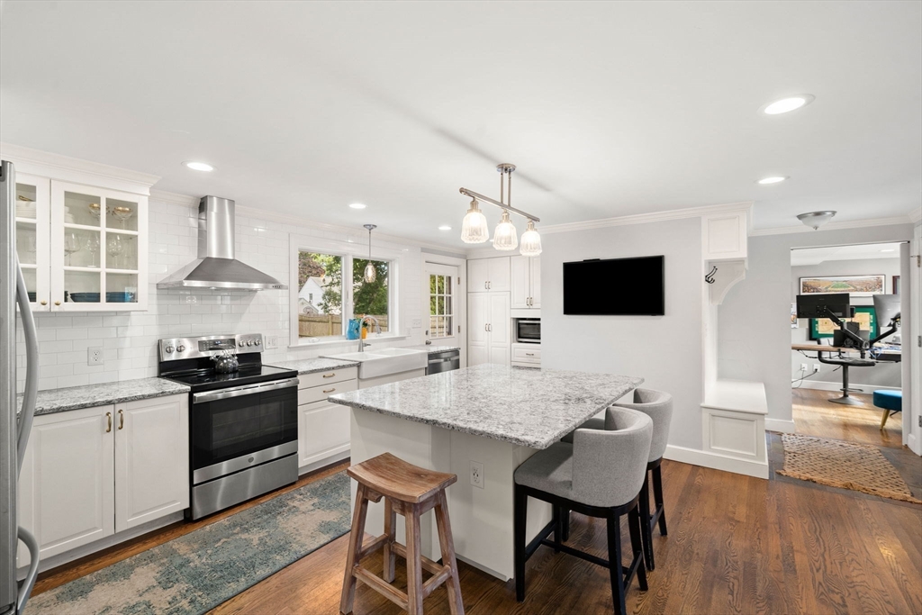 53 Sargent Road Swampscott, MA 01907 - Photo 5 of 37 Gallery Image 5