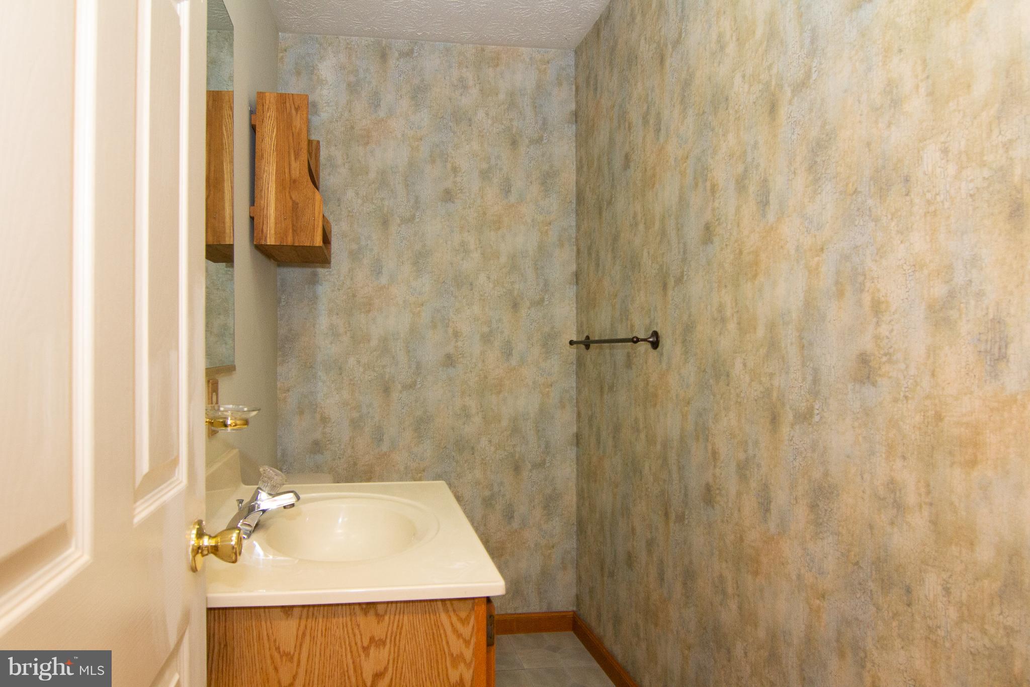 3811 Old Hanover Road Westminster, MD 21158 - Photo 14 of 34 Powder Room on first floor