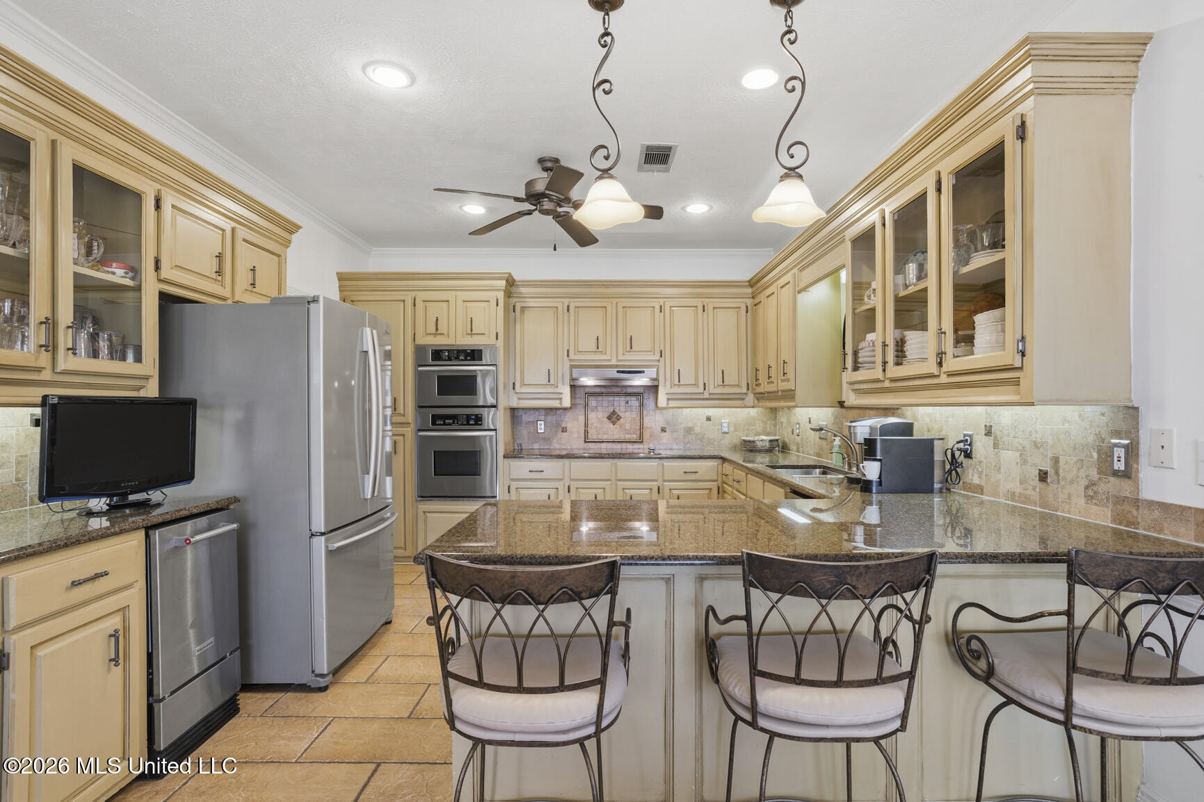 120 Eastpointe Circle Madison, MS 39110 - Photo 16 of 51 Bar Seating