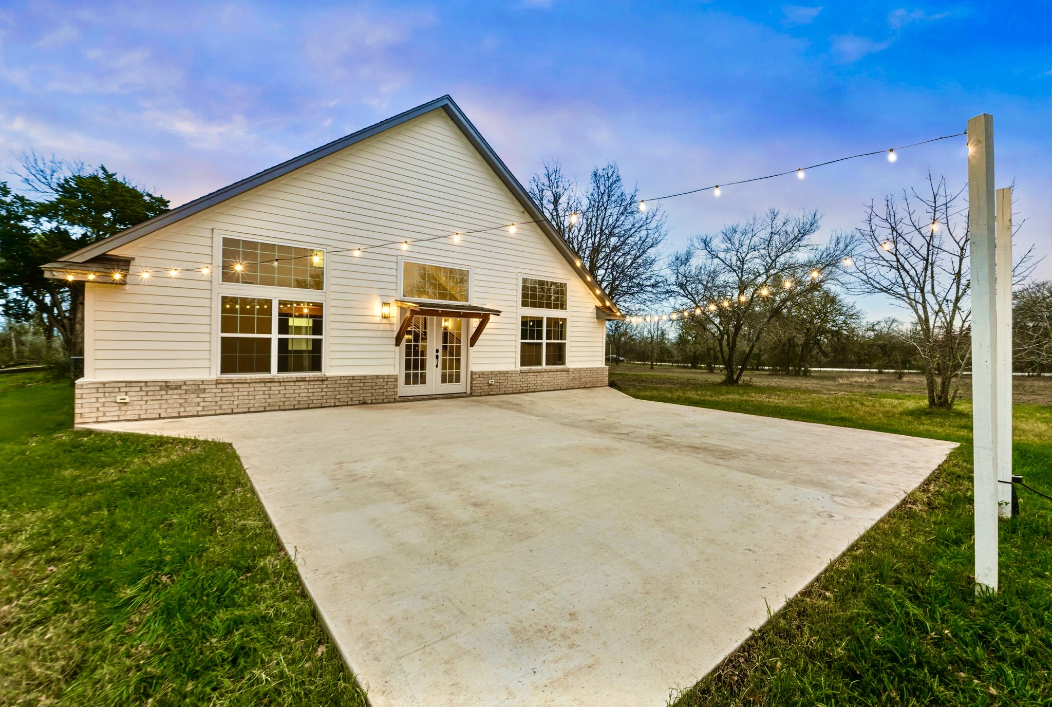 20808 Sandy Brown Lane Webberville, TX 78621 - Photo 6 of 40 5 Bedroom, 3.5 Bath Home!