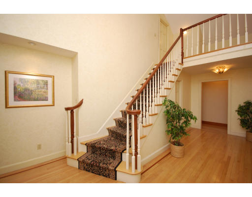 97 Lawson Road Winchester, MA 01890 - Photo 8 of 27