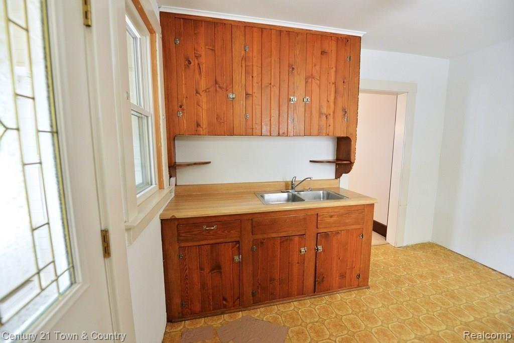 2414 Rochester Road Royal Oak, MI 48073 - Photo 12 of 28 Gallery Image 12