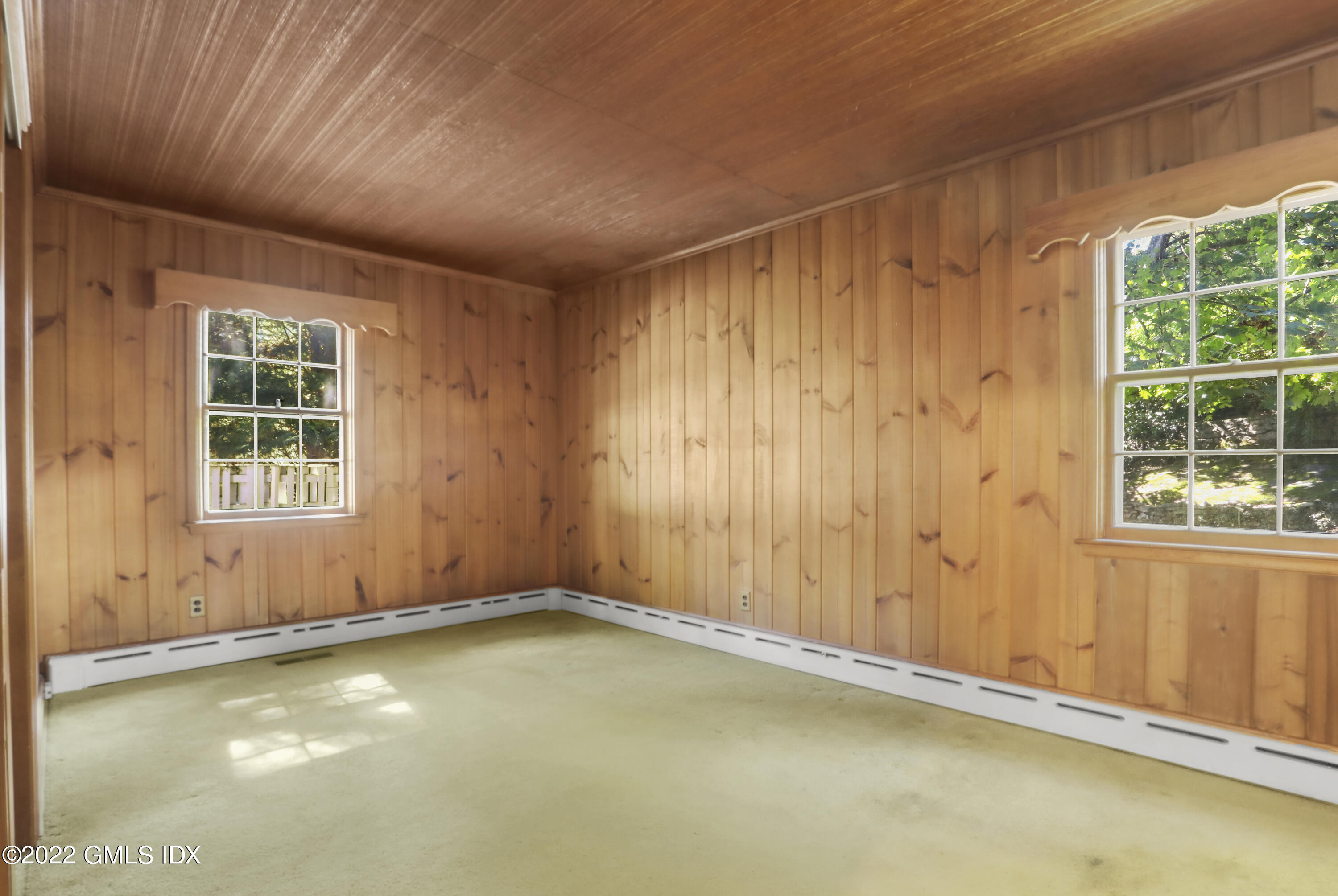5 Skylark Road Greenwich, CT 06830 - Photo 7 of 21 an empty room with a window