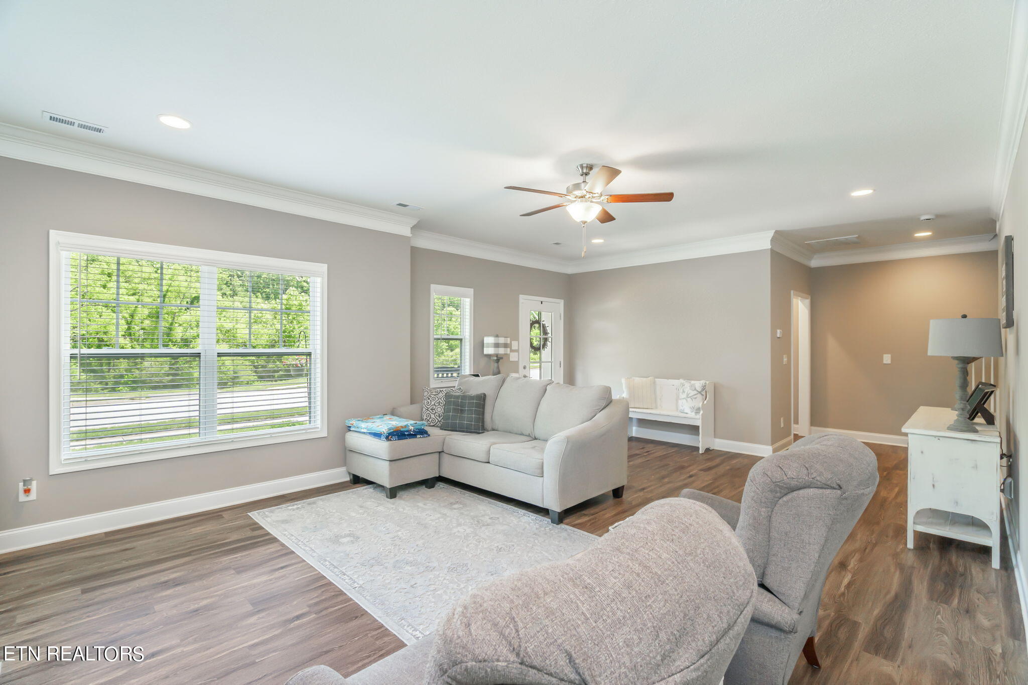101 East Rarity Ridge Parkway Oak Ridge, TN 37830 - Photo 9 of 60 Living Room