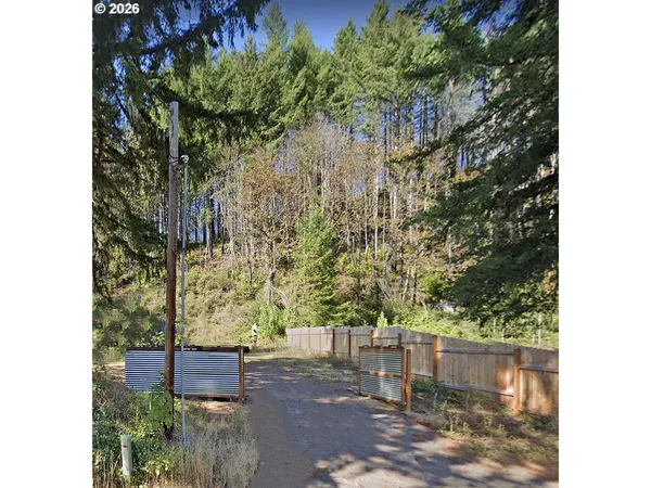 $160,000 | 49513 McKenzie Highway, Vida, OR 97488