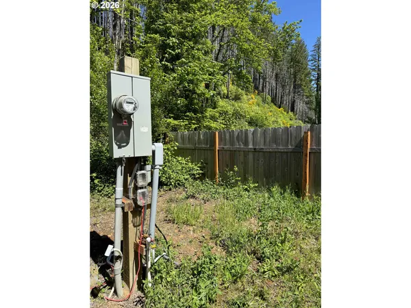 $160,000 | 49513 McKenzie Highway, Vida, OR 97488