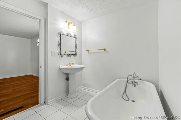 $255,000 | 488 Alan Drive, New Albany, IN 47150