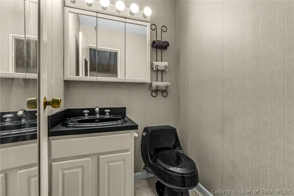 $255,000 | 488 Alan Drive, New Albany, IN 47150