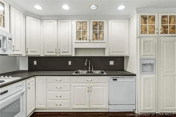 $255,000 | 488 Alan Drive, New Albany, IN 47150