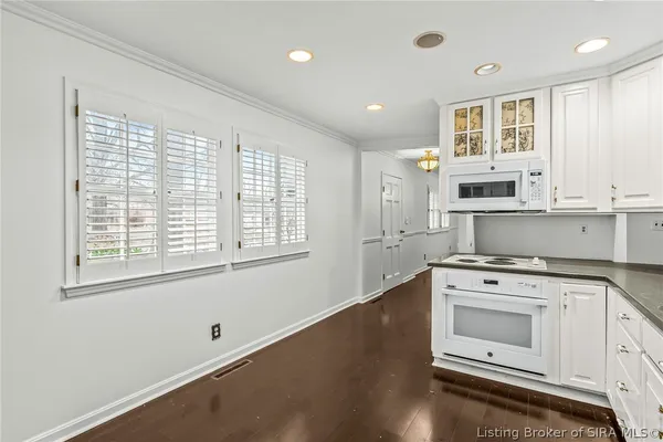 $255,000 | 488 Alan Drive, New Albany, IN 47150