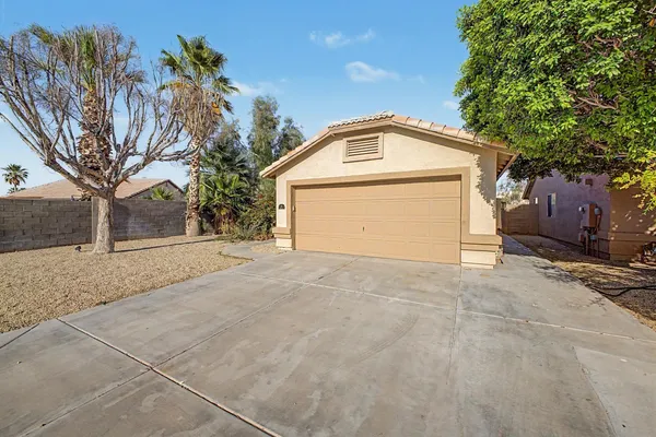 $1,930 | 621 North Fresno Street, Chandler, AZ 85225