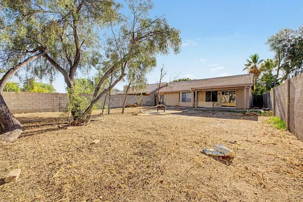 $1,930 | 621 North Fresno Street, Chandler, AZ 85225