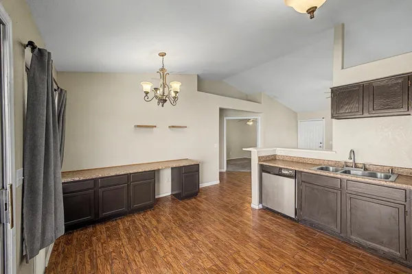 $1,930 | 621 North Fresno Street, Chandler, AZ 85225