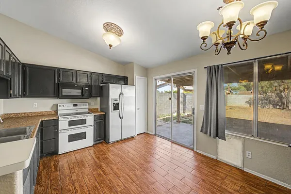 $1,930 | 621 North Fresno Street, Chandler, AZ 85225