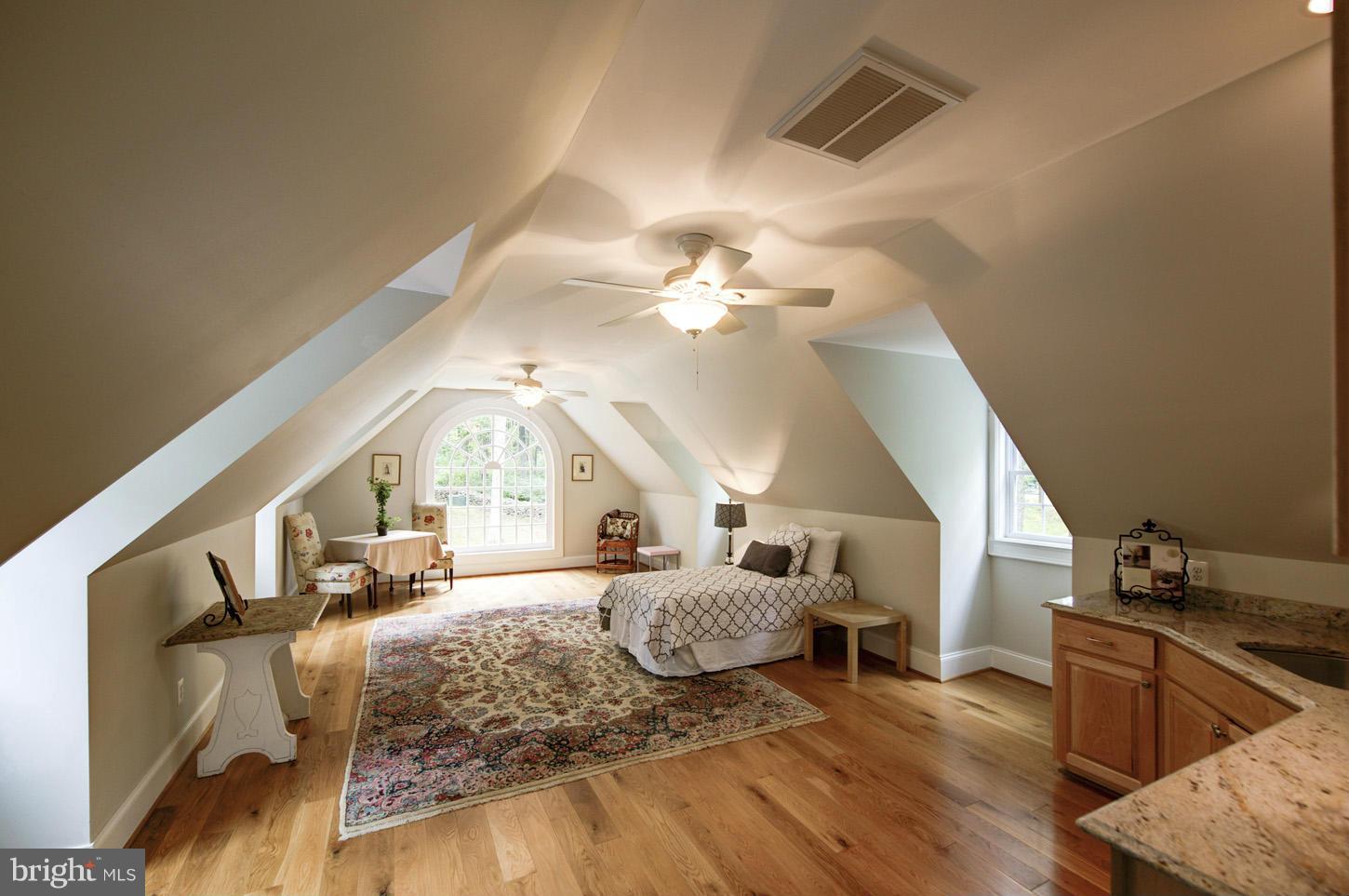 19681 Blue Ridge Mountain Road Bluemont, VA 20135 - Photo 16 of 30 Interior (General)