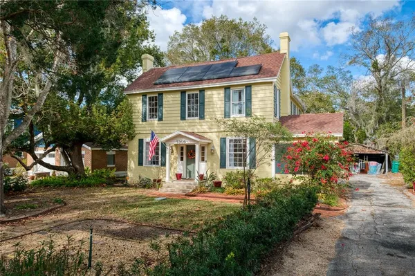 a front view of house with yard