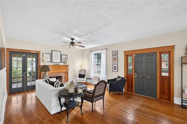 $429,000 | 1305 East Washington Avenue, Eustis, FL 32726