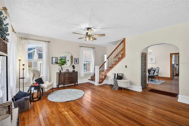 $429,000 | 1305 East Washington Avenue, Eustis, FL 32726