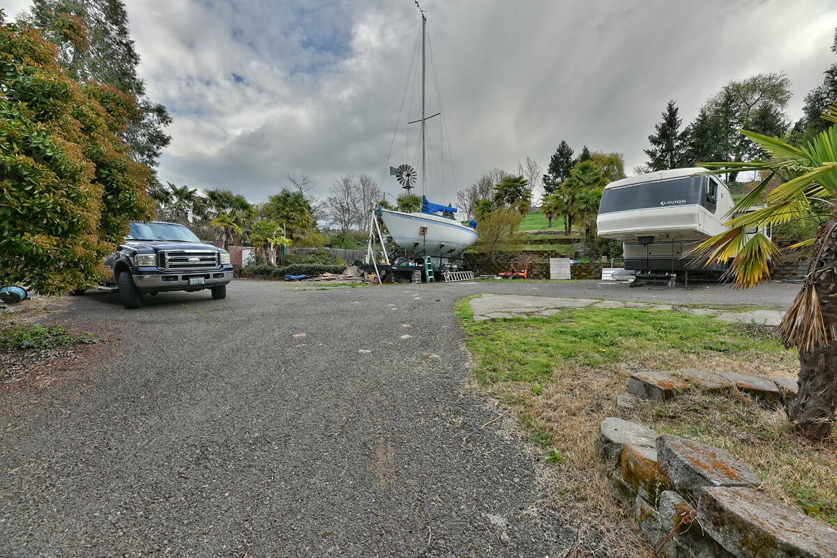 1331 Vawter Road Medford, OR 97501 - Photo 32 of 43 DSC_8776