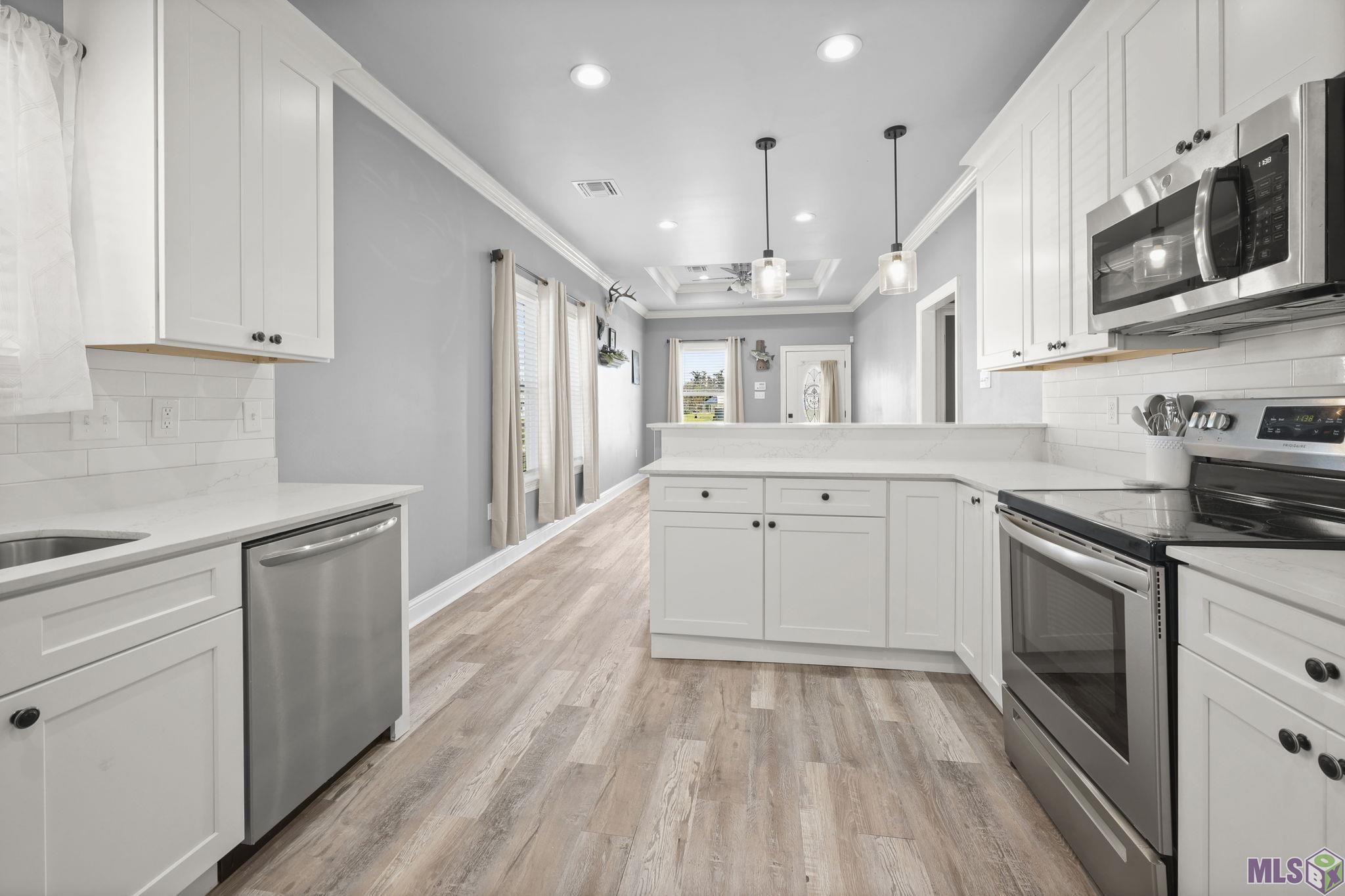 26309 Riverscape Drive Springfield, LA 70462 - Photo 3 of 14