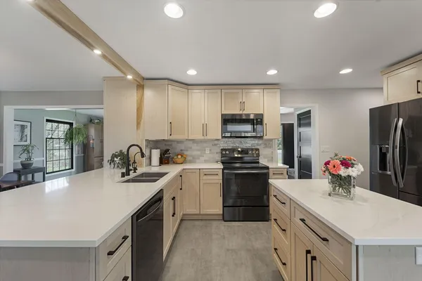 $650,000 | 11227 Bobolink Lane, Mequon, WI 53092