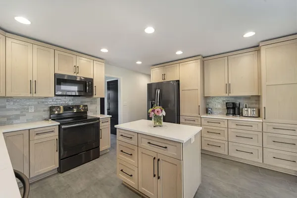 $650,000 | 11227 Bobolink Lane, Mequon, WI 53092